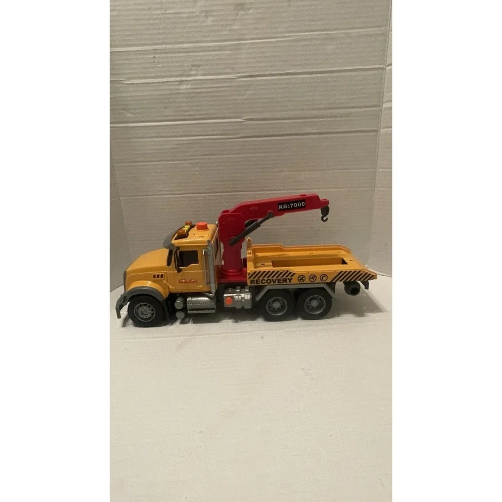Toystar Big Tow Truck Toy Roll Back. Bed Does Go Back And Down On Ground See Pic
